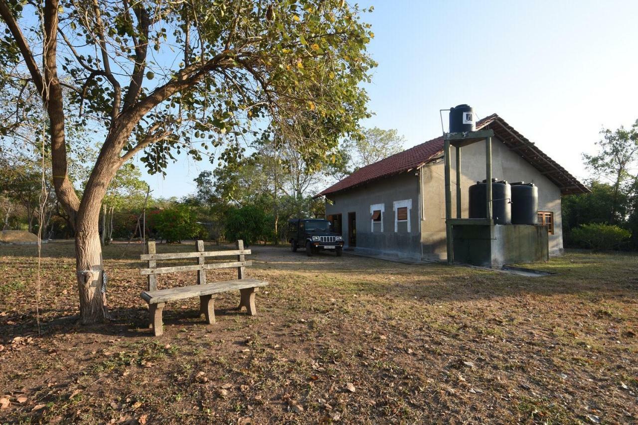 Captain'S Bird Safari Lodge Puttalam Exterior photo